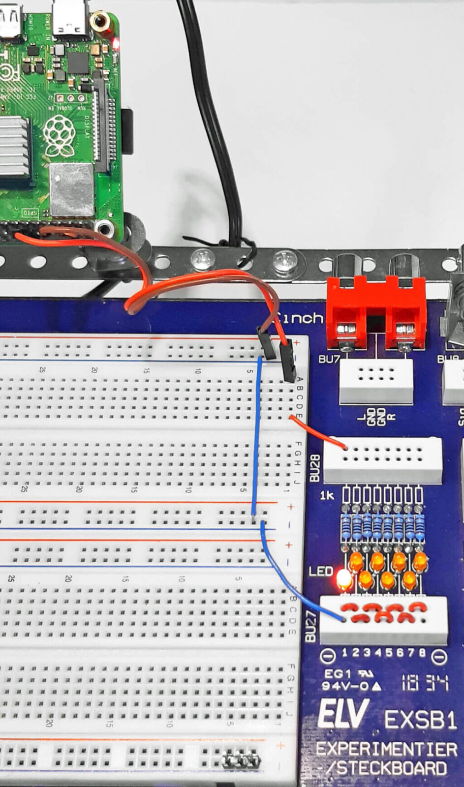 Hardware-Aufbau zur Ansteuerung einer LED mit Python