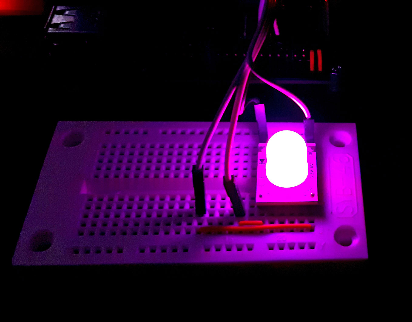 PWM-gesteuerte Dreifarben-LED