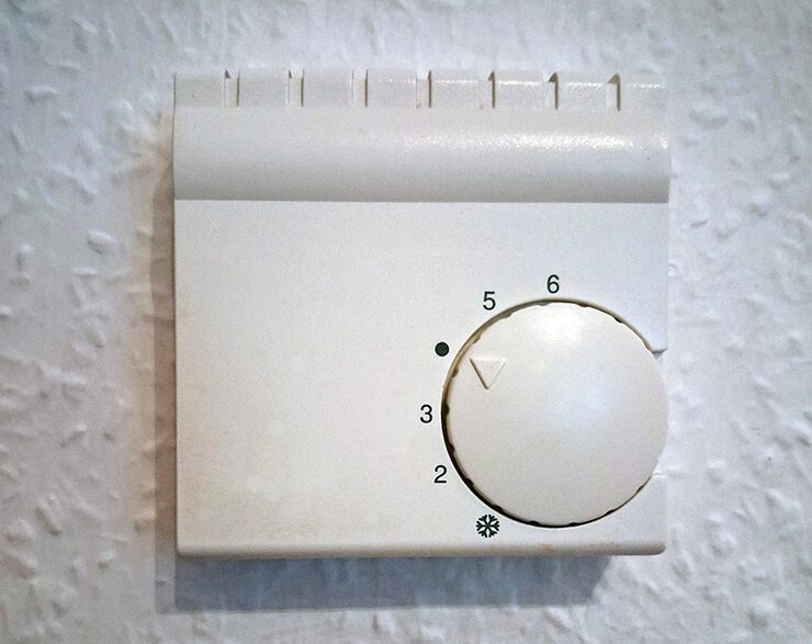 Bild 9: Ein klassisches Wandthermostat