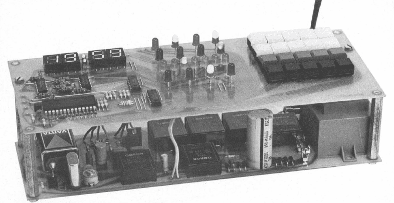 Bild 1: ELV Computer Timer 2000 (bestückte Platinen)