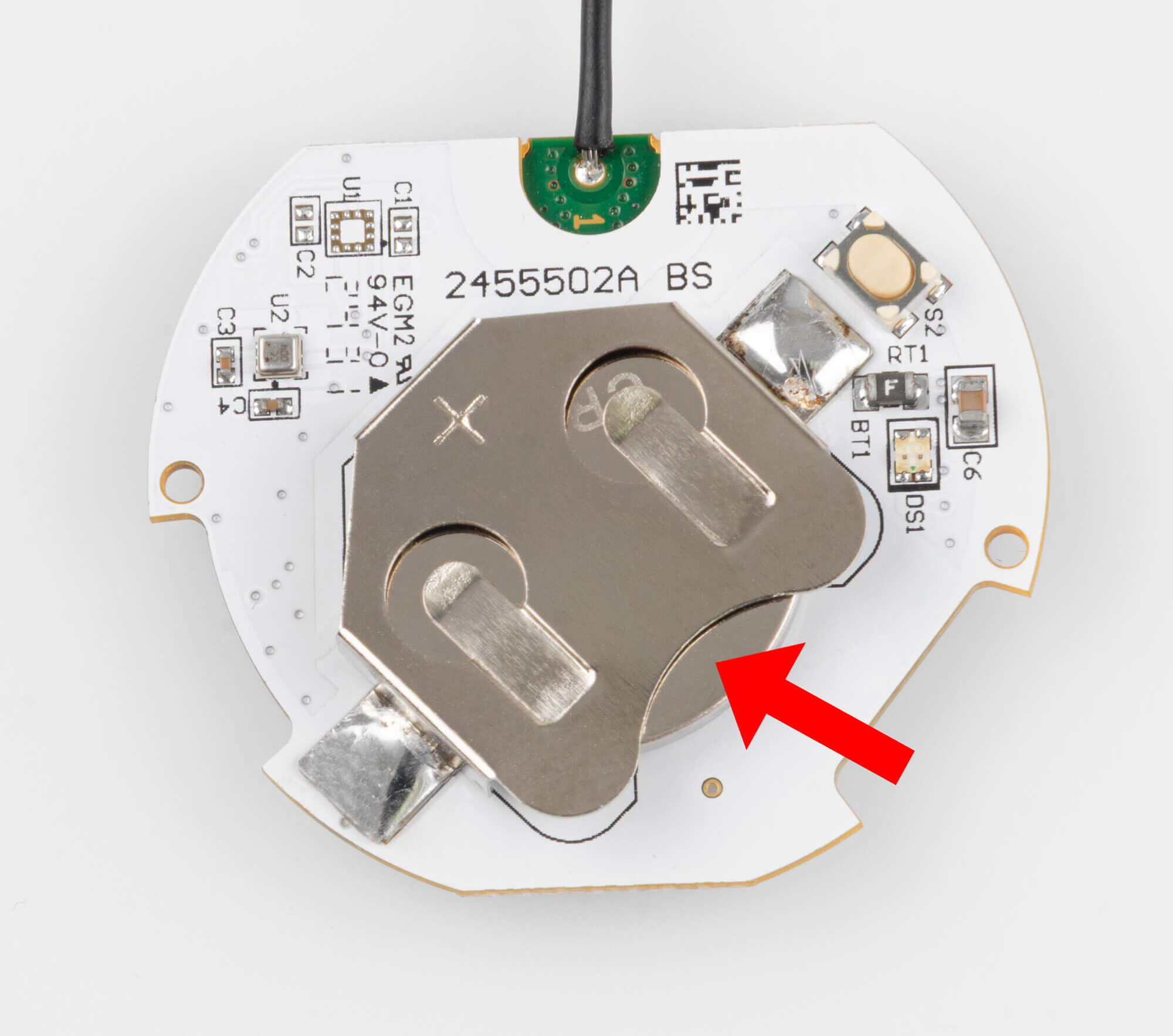 Bild 3: Knopfzelle mit der Plus-Seite nach oben in den Batteriehalter einschieben