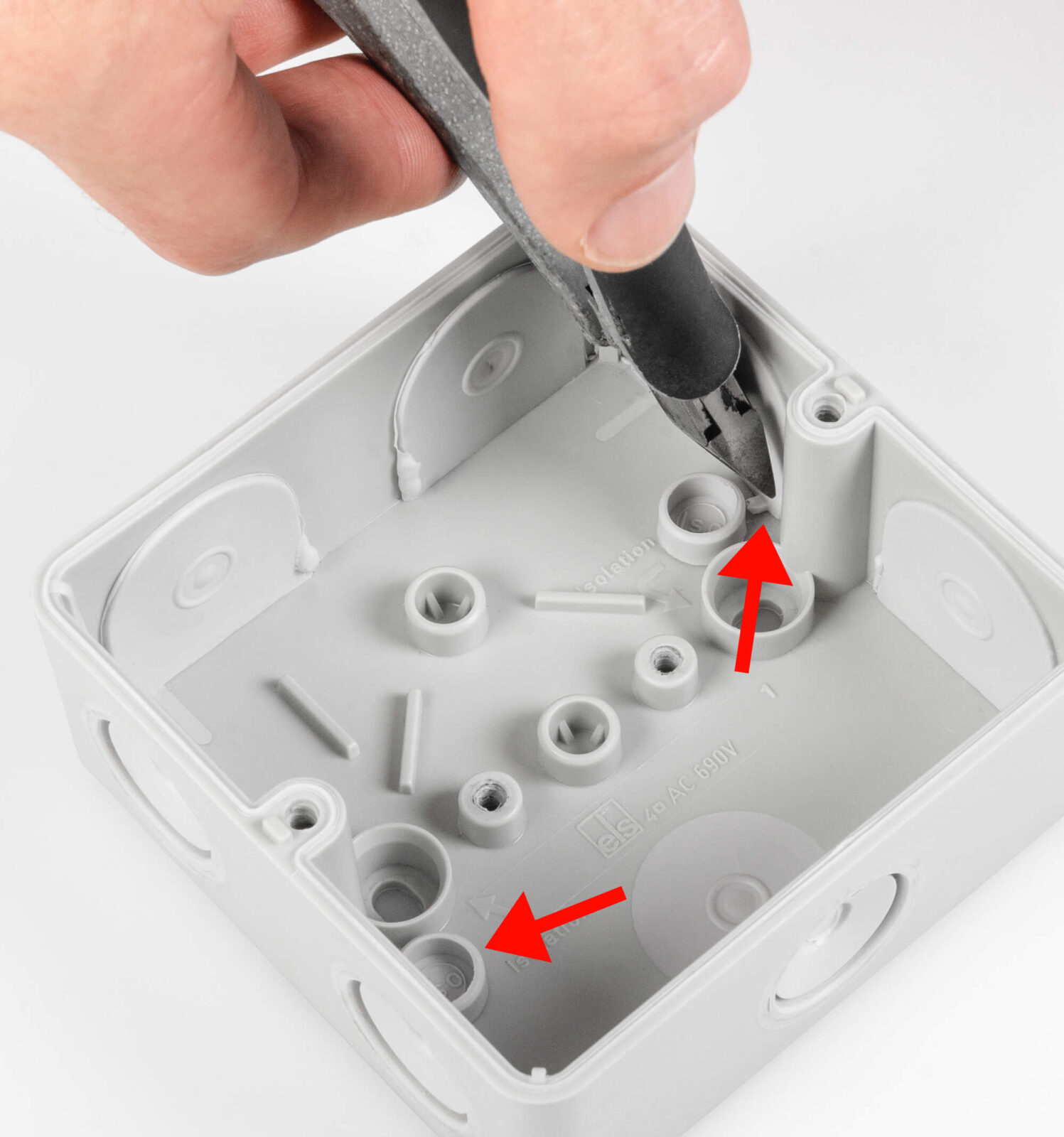 Bild 6: Gummiabdichtungen bei der Abox-i 040-L entfernen