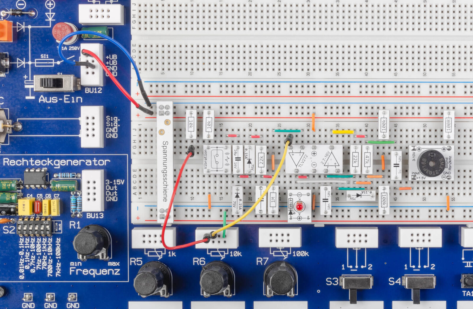 Bild 9: Steckboardaufbau der Alarmanlage auf dem EXSB1