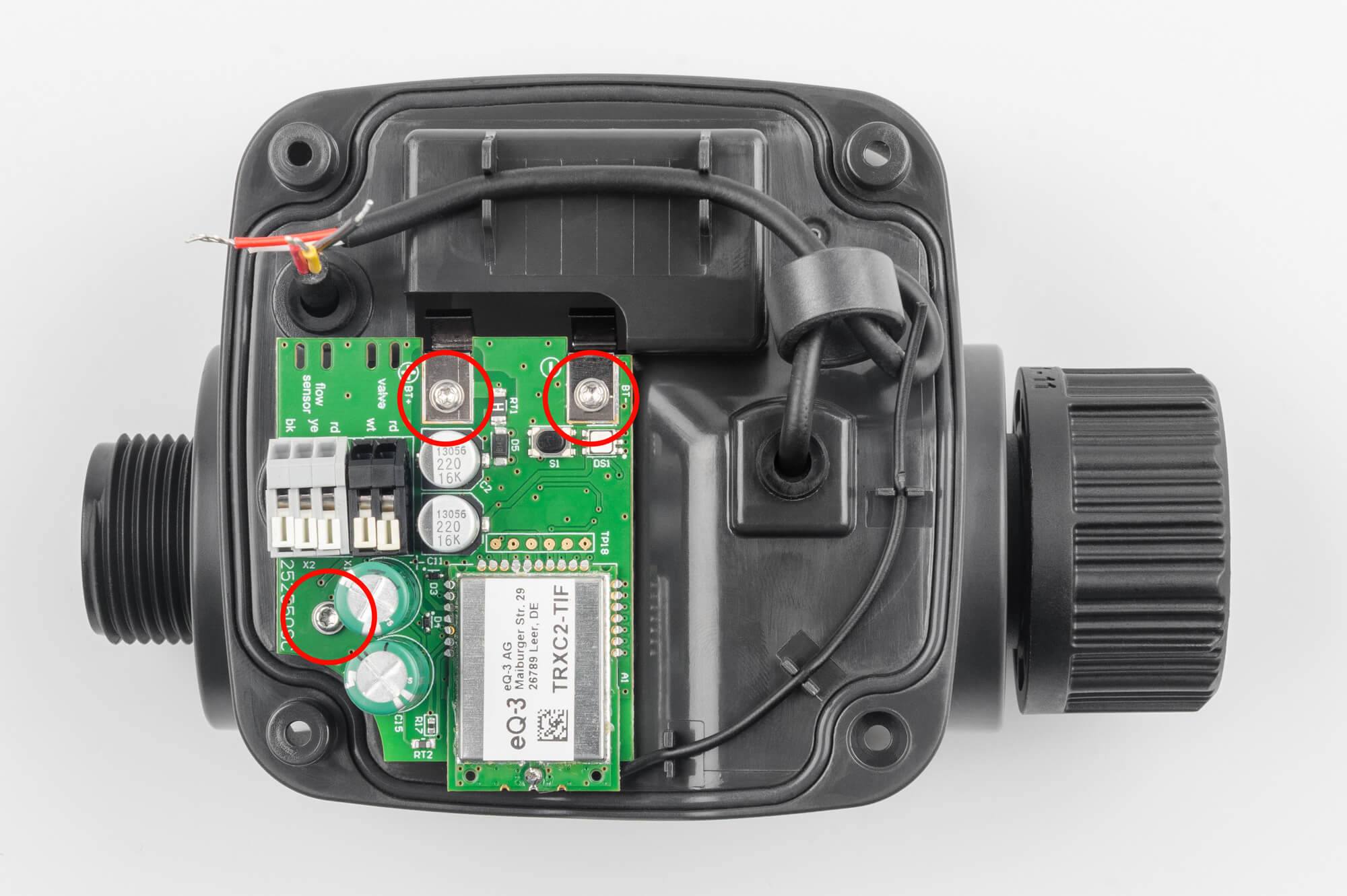 Bild 10: Platine mit 3 Schrauben fixieren