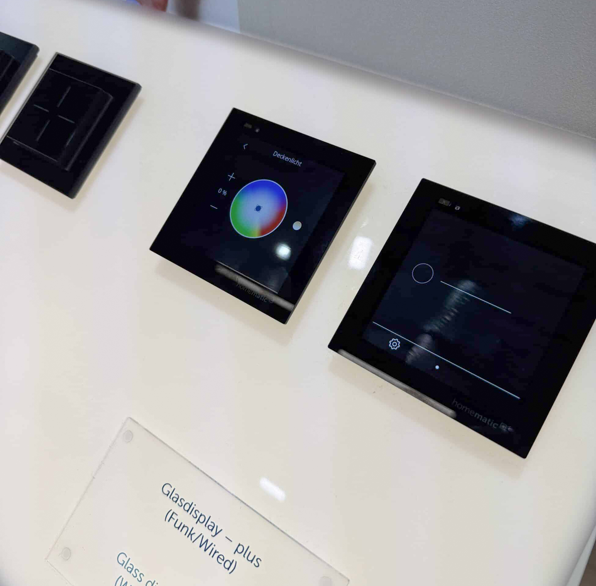 Das bereits bekannte Glasdisplay und Glasdisplay-Plus nun auch als Funk-Variante mit überarbeiteter Software
